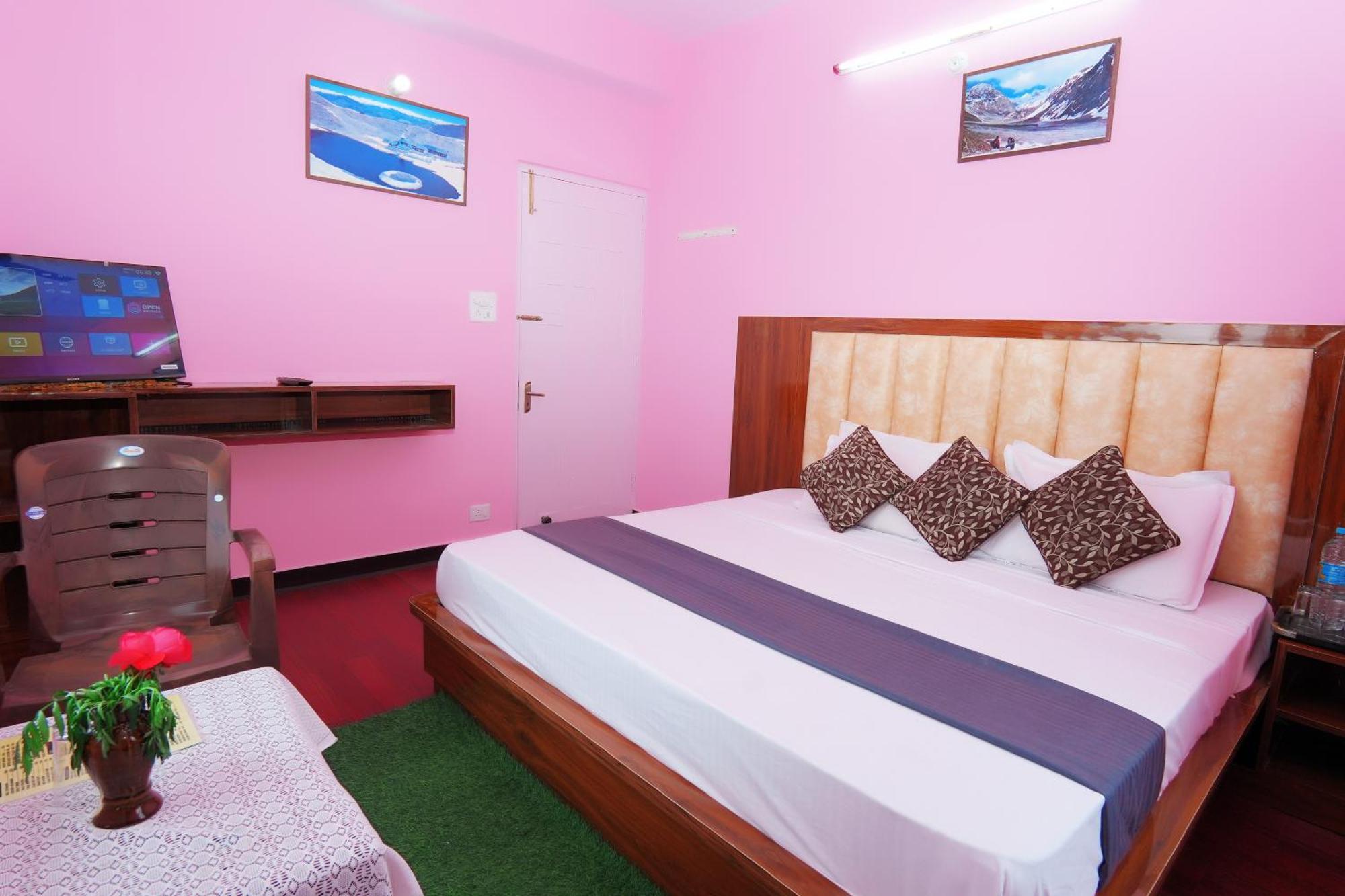 Shimla Hills Apartments 2Bhk Kültér fotó